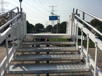 China Safety Towable Passenger Stairs 1960 x 1560 mm Platform For A300 A380 B72 supplier