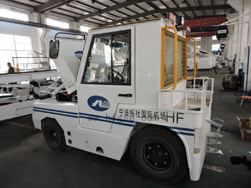 China High Power Airport Tow Tractor , Ground Support Equipment Two Tug Linde Fork supplier